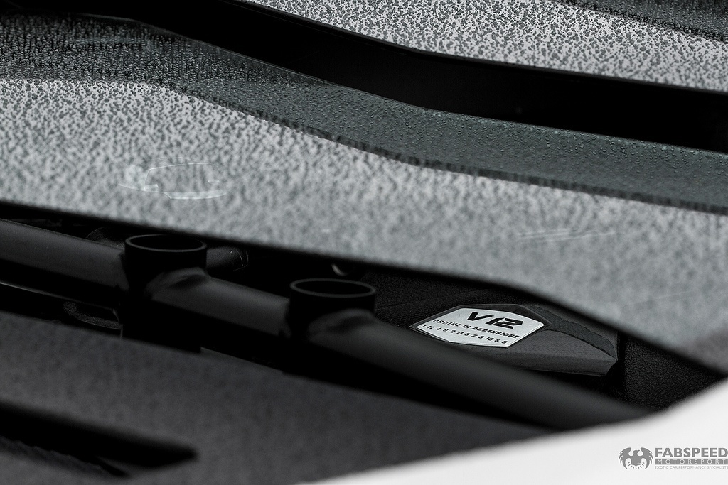 Lamborghini Aventador V12