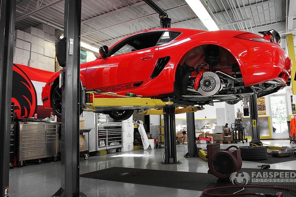 Porsche Cayman R on Lift